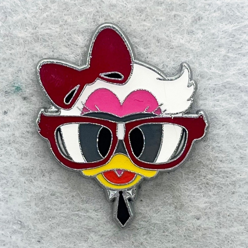 🔮 5/$25 Disney Nerds Rock! Daisy Duck Pin